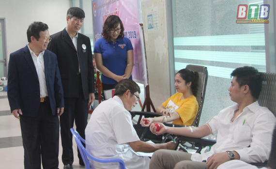 Gần 230 đoàn viên, thanh niên Khối Doanh nghiệp tham gia hiến máu tình nguyện năm 2019