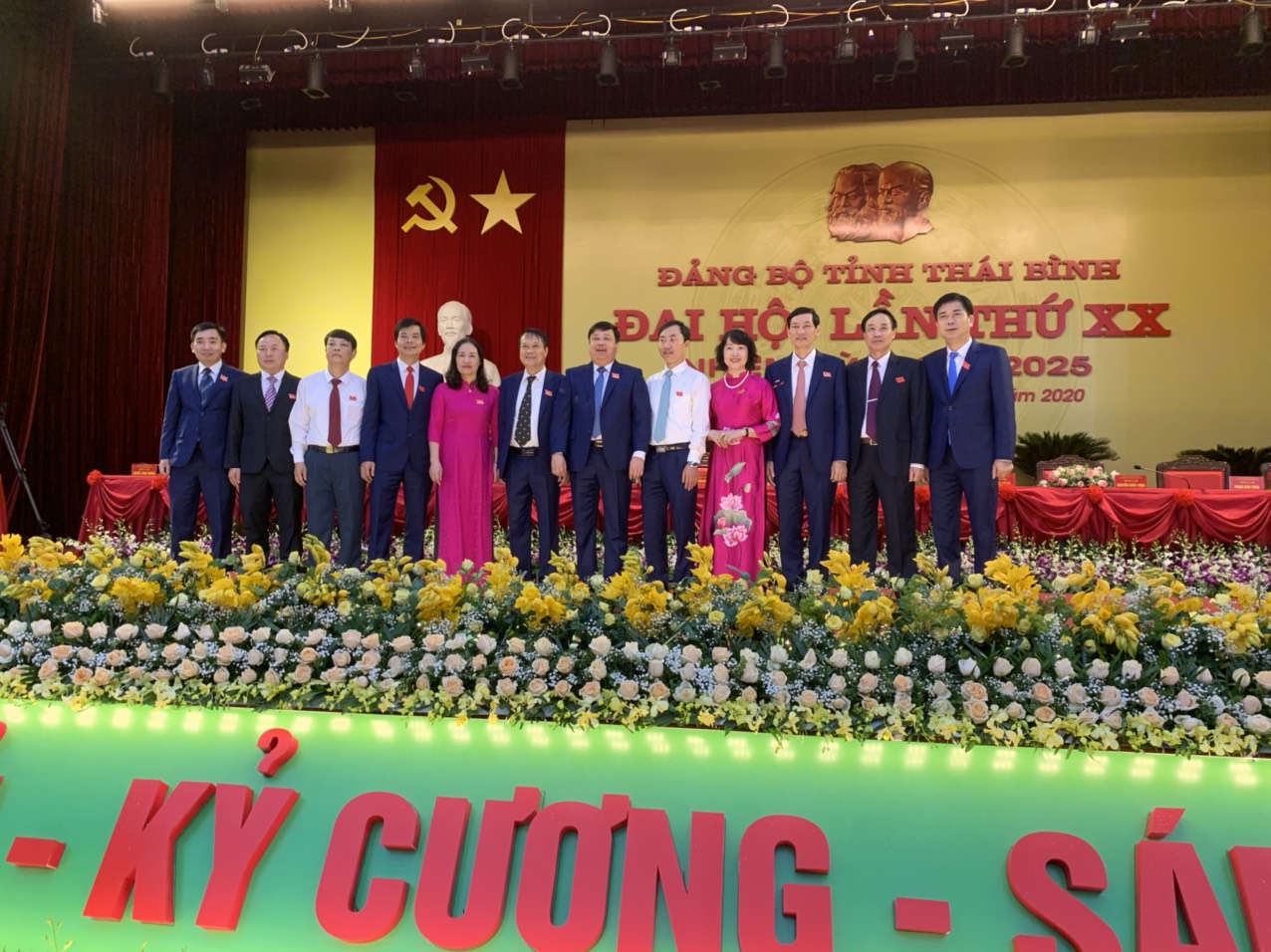Đoàn đại biểu Đảng bộ Khối doanh nghiệp tỉnh dự Đại hội Đảng bộ tỉnh Thái Bình lần thứ XX